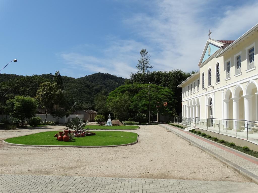 Ceic Pousada E Eventos นอวาเตรนโต ภายนอก รูปภาพ