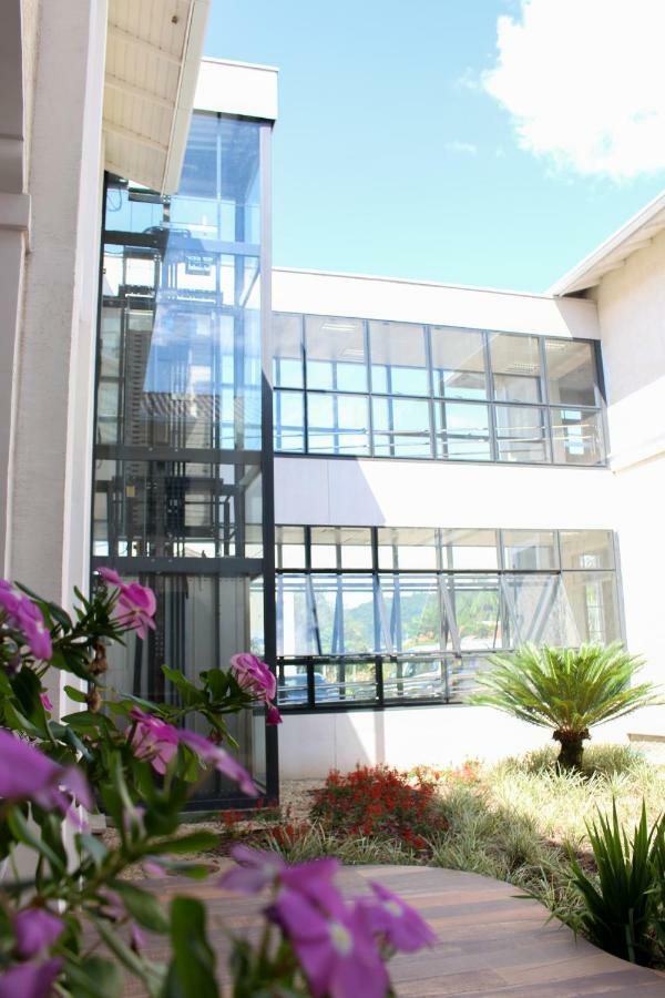 Ceic Pousada E Eventos นอวาเตรนโต ภายนอก รูปภาพ