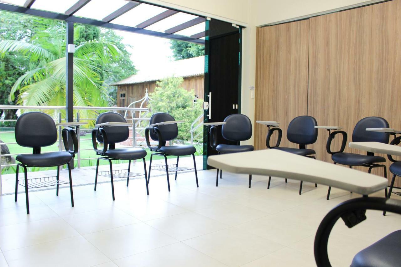 Ceic Pousada E Eventos นอวาเตรนโต ภายนอก รูปภาพ